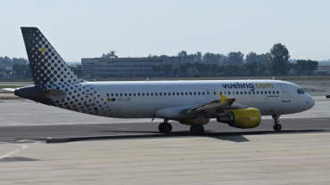 EC-LZZ (2620) 2005 Airbus A320-214