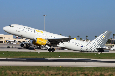 EC-MBY (4674) 2011 Airbus A320-214