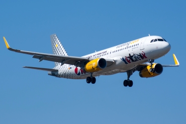 EC-MEQ (6483) 2015 Airbus A320-232(WL)