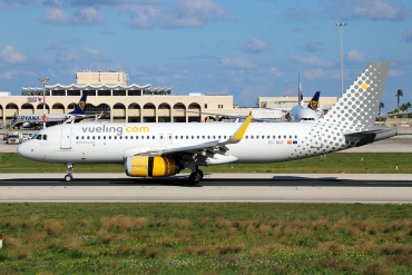 EC-MGE (6607) 2015 Airbus A320-232(WL)
