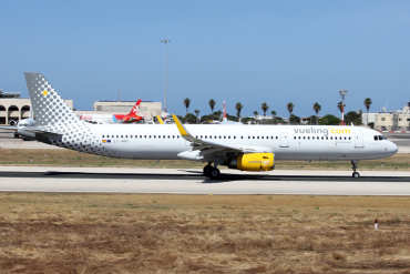 EC-MRF (7771) 2017 Airbus A321-231