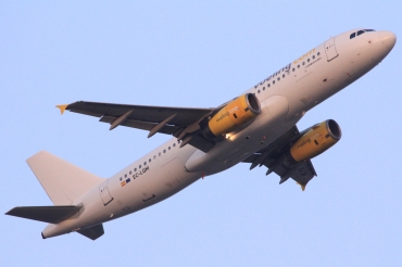 EC-LQM (2223) 2004 Airbus A320-232