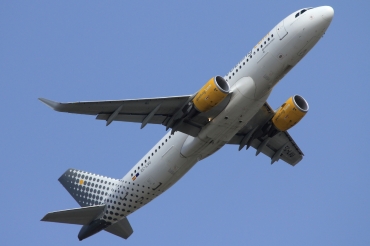 EC-LVV (5620) 2013 Airbus A320-232(WL)