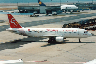 TS-IMI ( 511 ) 1994 Airbus A320-211