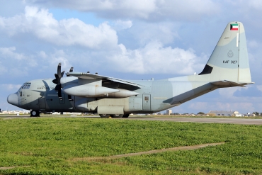KAF327 (382-5749) Lockheed Martin KC-130J Hercules