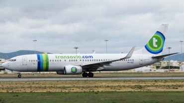 PH-HZE (28377) 1999 Boeing 737-8K2(WL)