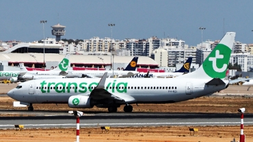 PH-HZI (8380) 2000 Boeing 737-8K2WL