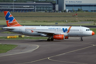 EI-ELG (877) 1998 Airbus A320-232