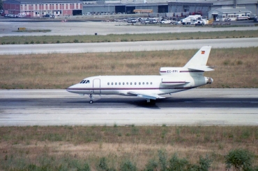 EC-FPI (115) 1992 Dassault Falcon 900B