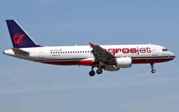 UR-AJA (1213) 2000 Airbus A320-214