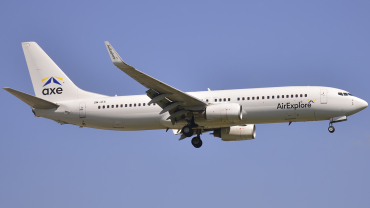 OM-IEX (33016) 2004 Boeing 737-8BK(WL)