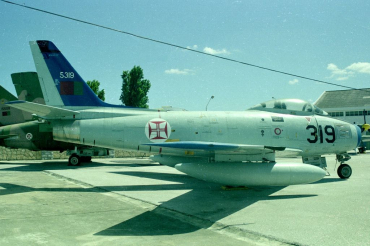 5319 (191-958) 1952 North American F-86F Sabre
