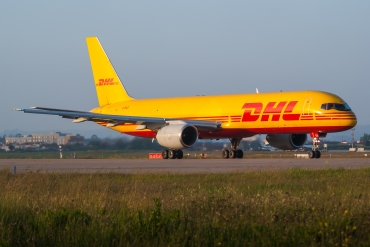 G-BIKO · Boeing 757-236(SF) · (OPO / LPPR)
