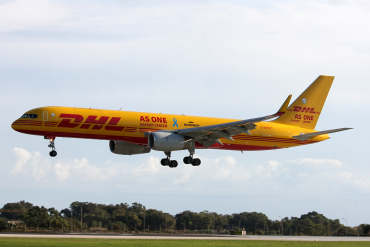 G-DHKC (30052) 2000 Boeing 757-256(PCF)(WL)