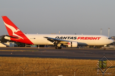 VH-EFR · Boeing 767-381F/ER · (SYD / YSSY)