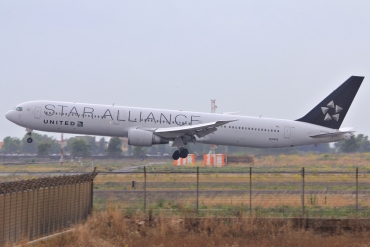 N76055 · Boeing 767-424(ER) · (FCO / LIRF)