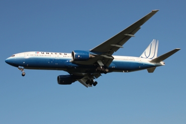 N775UA (26947) 1996 Boeing 777-222