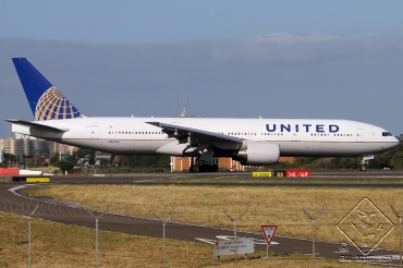 N229UA (30557) 2002 Boeing 777-222(ER)
