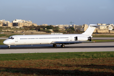 F-GMLU (49398) 1986 McDonnell Douglas MD-83