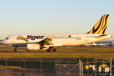 VH-VNK · Airbus A320-232 · (SYD / YSSY)