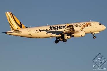 VH-VNK · Airbus A320-232 · (SYD / YSSY)