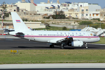 701 (913) 1998 Airbus A319-132(CJ)