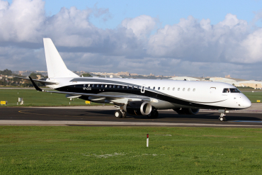 VP-CCC (19000278) Embraer 190 Lineage 1000
