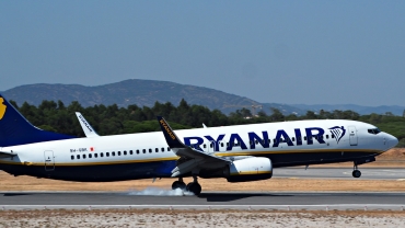 9H-QBK (44707) 2015 Boeing 737-8AS WL
