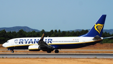 9H-QCO (44733) 2016 Boeing 737-8AS WL