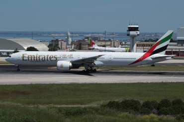 A6-EBF · Boeing 777-31H/ER · (LIS / LPPT)
