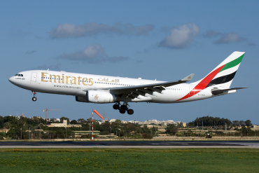 A6-EKW (316) 2000 Airbus A330-243