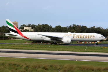 A6-ENM (41359) 2013 Boeing 777-31H(ER)