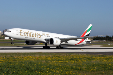 A6-EPS (42338) 2016 Boeing 777-31HER