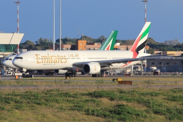 A6-EMQ · Boeing 777-31H · (FCO / LIRF)