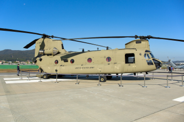 16-08215 (M8215) Boeing CH-47F Chinook