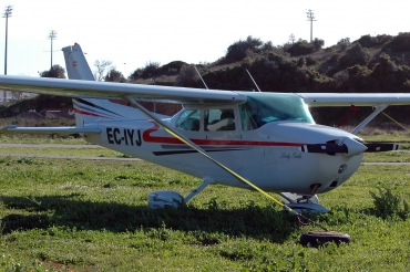EC-IYJ (F17201940) Cessna 172 Skyhawk N