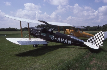G-AHAN (86553) 1944 De Havilland DH-82A Tiger Moth II