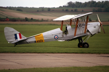 R4922 · De Havilland DH-82A Tiger Moth II · (EGSU)