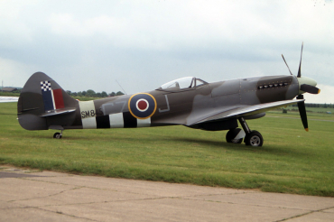 SM845 · Supermarine 394 Spitfire FR.XVIIIe · (EGSU)