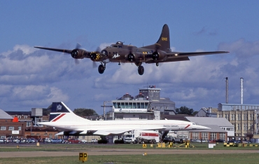 G-BEDF / 124485 1944 Boeing B-17G Flying Fortress