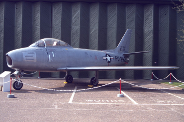 48-242 · North American F-86A-5-NA Sabre · (EGSU)