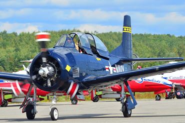 C-GKOL (252-23) 1957 North American T-28C Trojan