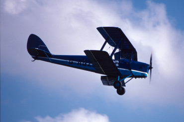 G-AGZZ · De Havilland Australia DH-82A Tiger Moth · (EGTH)