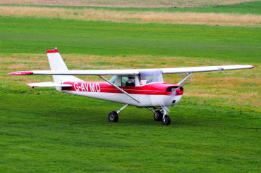 G-AVMD (150-65504) Cessna 150G