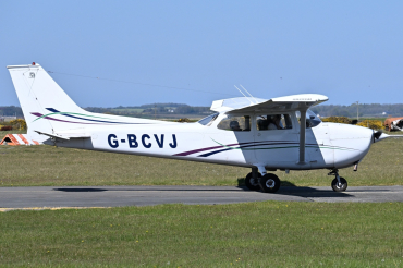 G-BCVJ (1305) 1974 Reims-Cessna F172M Skyhawk