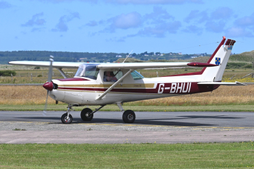 G-BHUI · Cessna 152 · (EGCK)