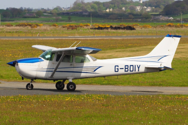 G-BOIY (172-67738) 1976 Cessna 172N