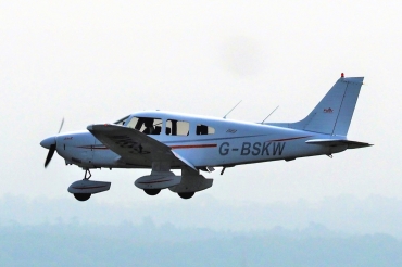 G-BSKW (28-90138) Piper PA-28-181 Archer II