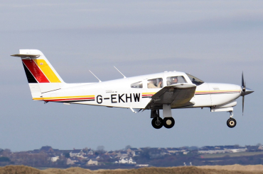 G-EKHW · Piper PA-28RT-201T Turbo Arrow IV · (EGCK)