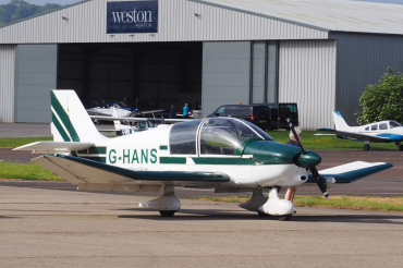 G-HANS (1384) 1979 Robin DR-400-108 Dauphin 2+2